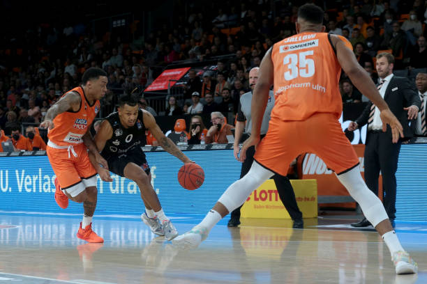 足球当前缺 足球当前缺