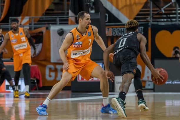 汉赛走得更 汉赛走得更