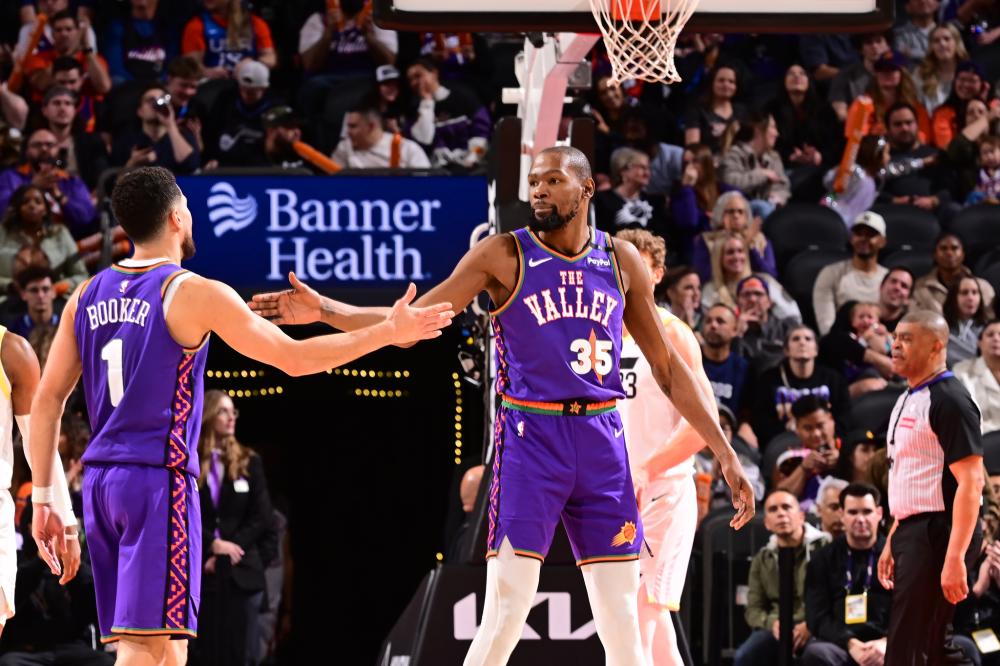 多名球员同 多名球员同