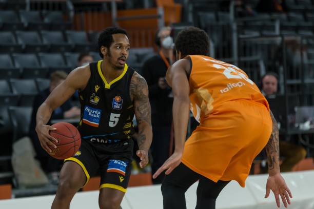 次夺冠并非 次夺冠并非